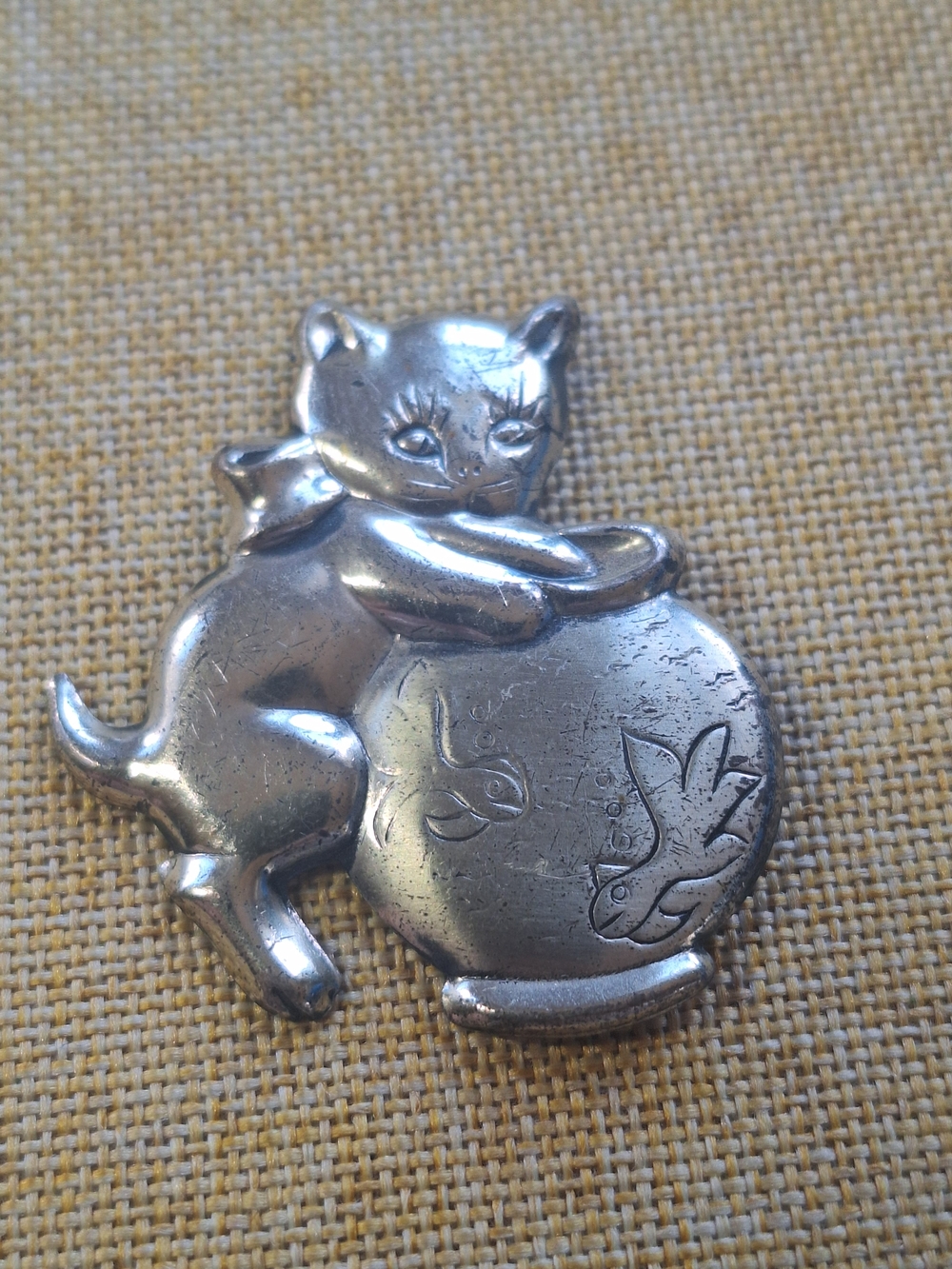 Beau Sterling Silver Cat With Fishbowl Pin
